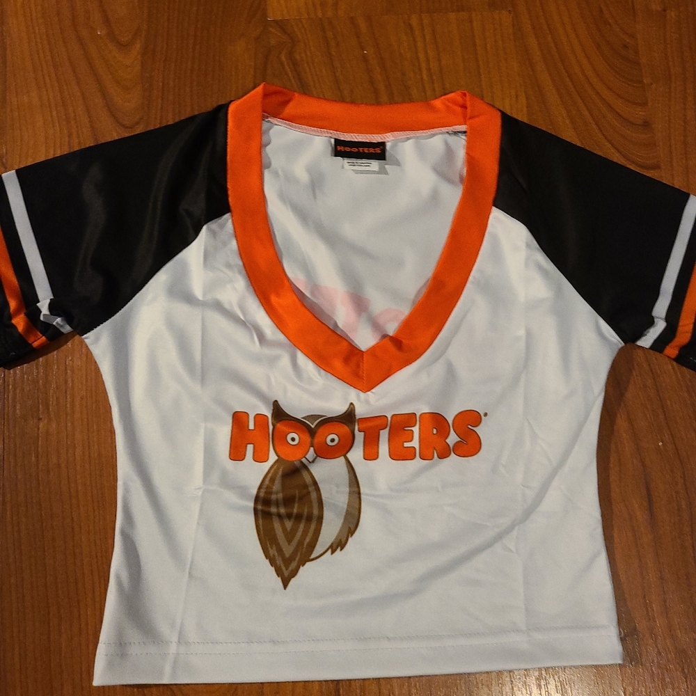 Hooters New Style Crop Jersey size Small